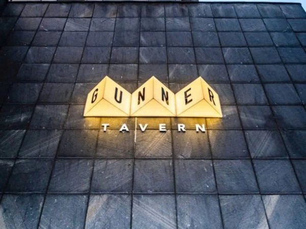 Thi công hộp đèn Gunner